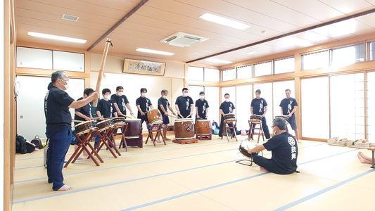 吉田いぬび食堂 カウンセリングアート鼓舞太鼓演奏